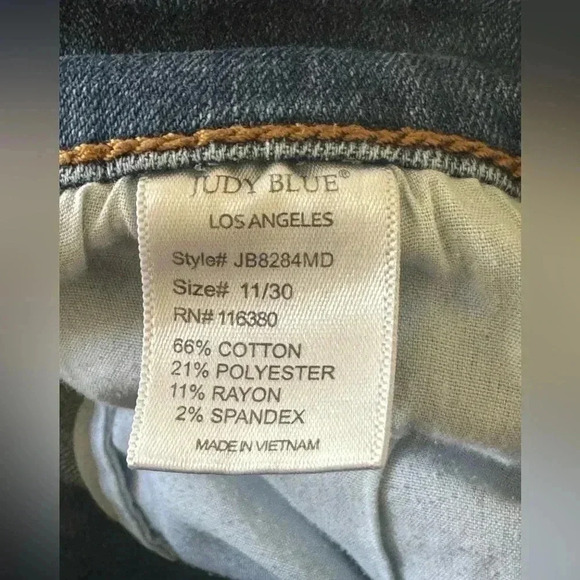 Judy Blue Distressed Boyfriend Fit Jeans JB8284MD.                 (00880) - Picture 7 of 9